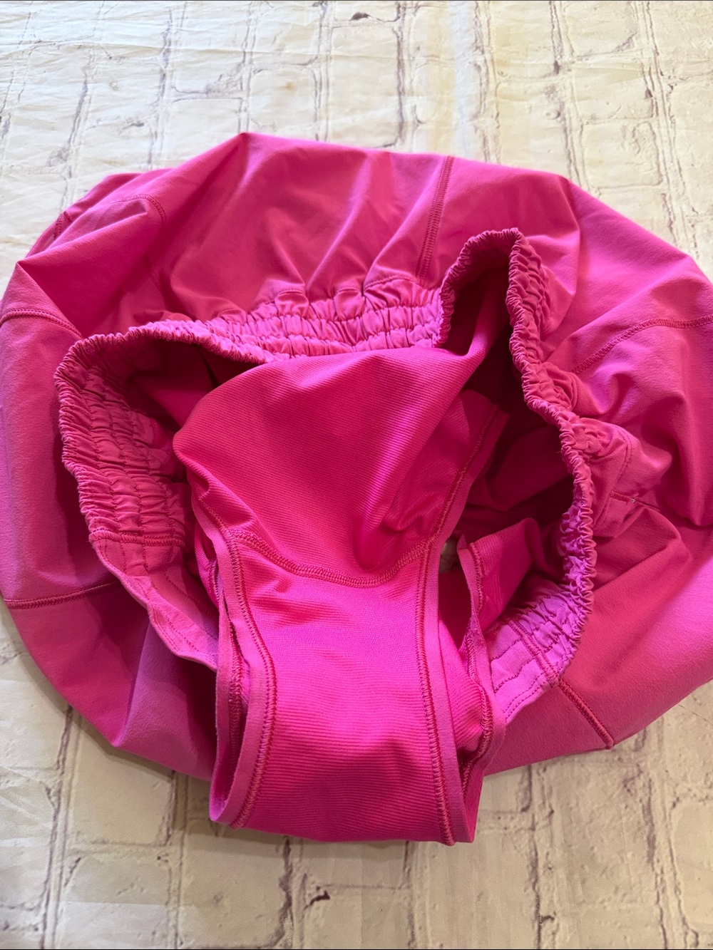 Lululemon Hotty Hot 2.5” High Rise Sonic Pink Size 8 Lined Running Shorts - Picture 6 of 7
